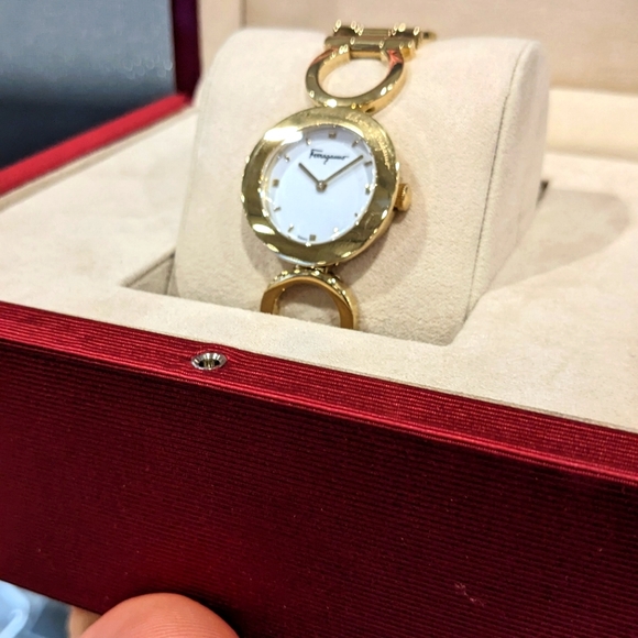NIB Salvatore Ferragamo Gancino Stainless Steel Bracelet Watch 28mm main image 8